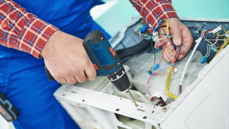 Köprübaşı Arçelik Arçelik çamaşır makinesi kart tamiri – Su almama arızası orijinal parça ile giderildi. - Teknik servis örneği